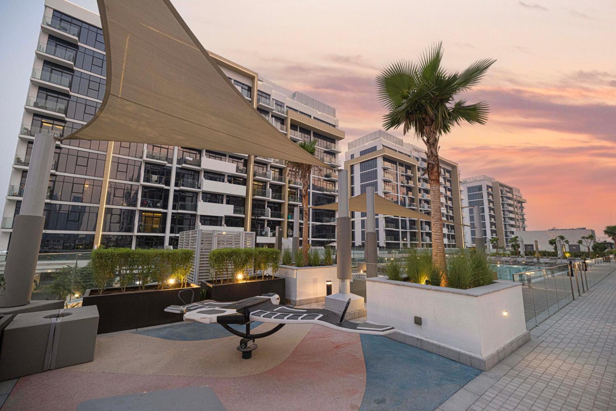 Elegant 1br L Breathtaking Boulevard Views